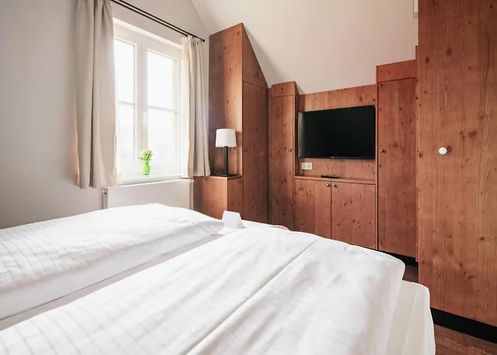 Doppelhaushaelften, 度假居