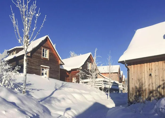 Doppelhaushaelften, 度假居 *